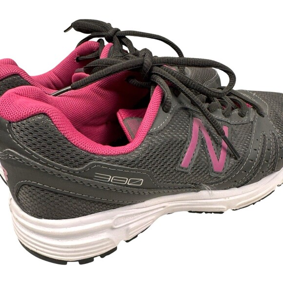New Balance 380 Women’s Sneakers Running Shoes Size 6 Black Pink Athletic - Picture 5 of 14